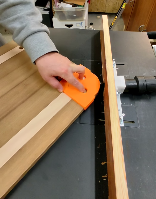 Using a corner radius router template